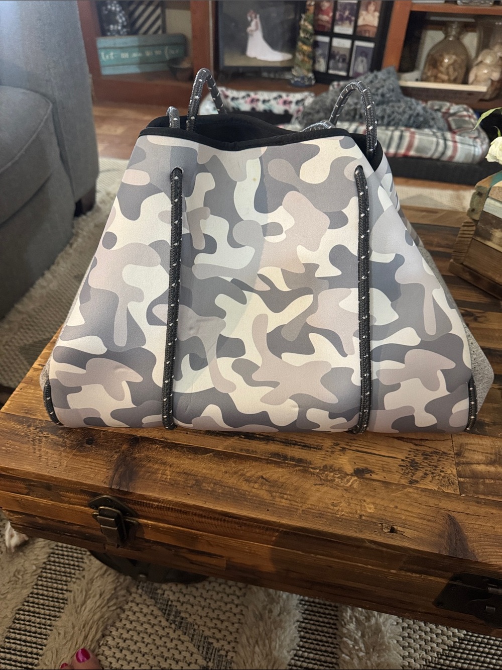 HAUTE SHORE  Neoprene Camo Bag - Gray Camo